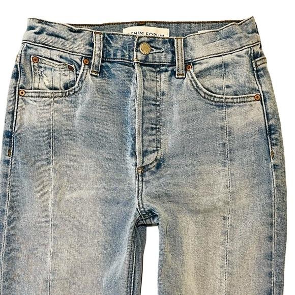 Aritzia Denim Forum 'The Arlo High Rise Straight'. Size 26. Like New. - Picture 11 of 14